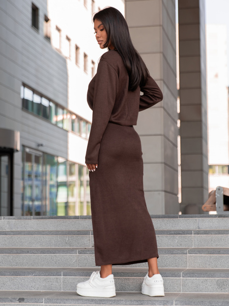 Swetrowy KOMPLET luźna bluzka z poduszkami i spódnica długość maxi z rozporkiem czekoladowy X352