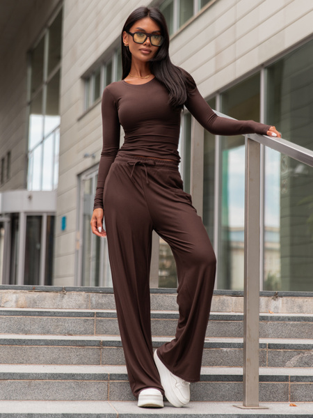 Wiskozowy KOMPLET dopasowana bluzka z długim rękawem i luźne spodnie czekoladowy E351