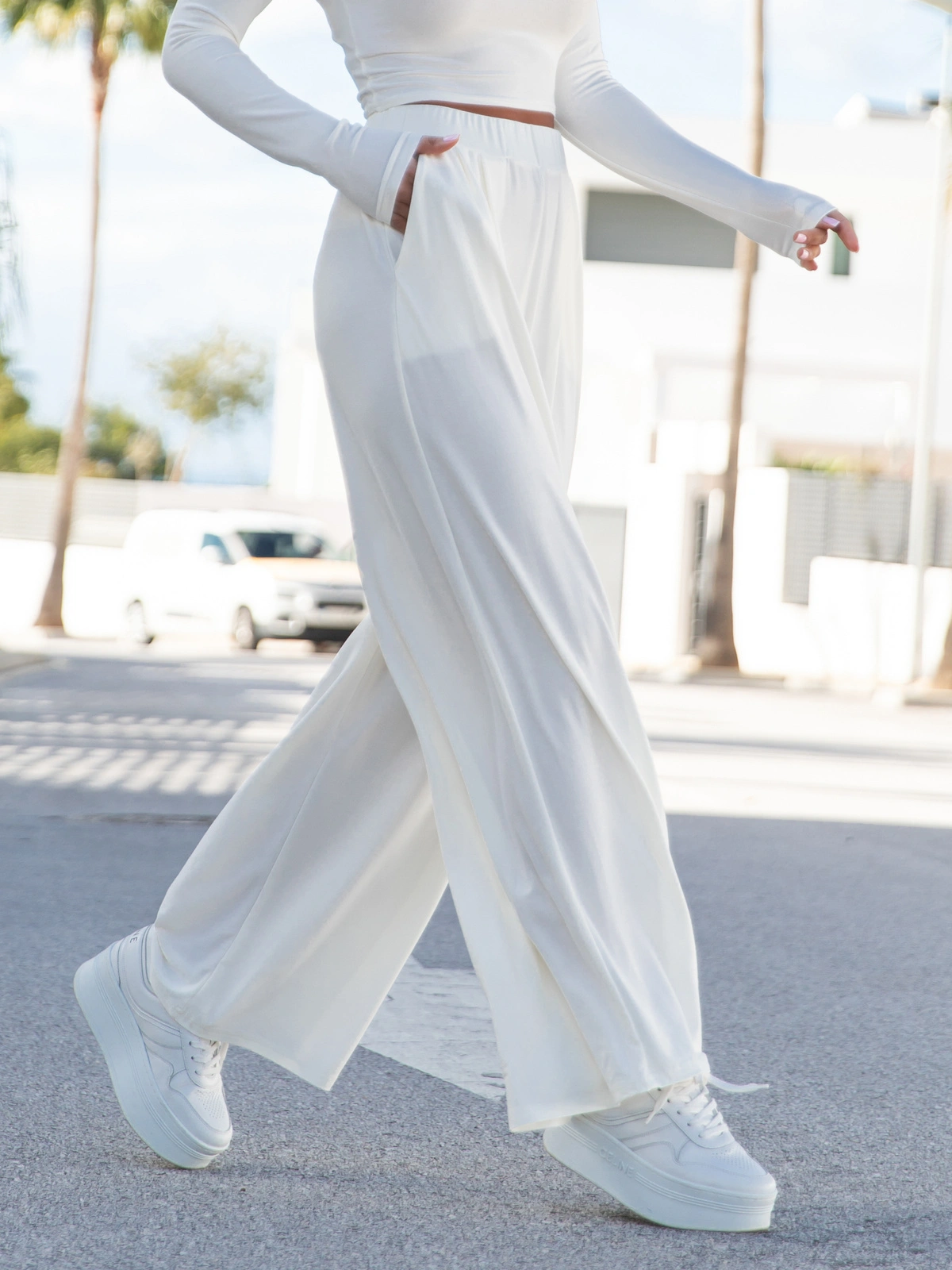 Szerokie SPODNIE z wiskozy z wysokim stanem z zaszewkami ecru X18 k01