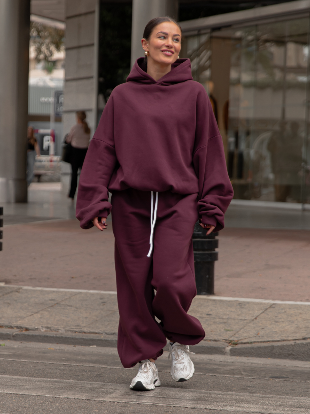 ZESTAW DRESOWY: Bawełniana BLUZA z dresu drapanego z kapturem X478 + Dresowe SPODNIE baggy niski stan X403