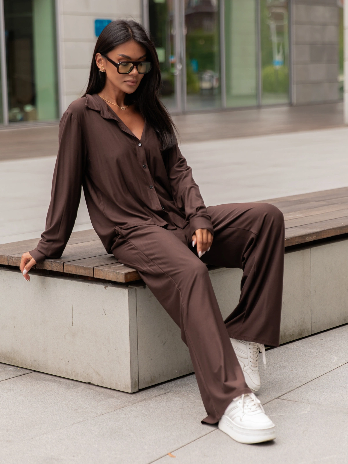 Wiskozowy codzienny KOMPLET lużna bluzka o kroju koszuli i luźne spodnie czekoladowy X357 k01