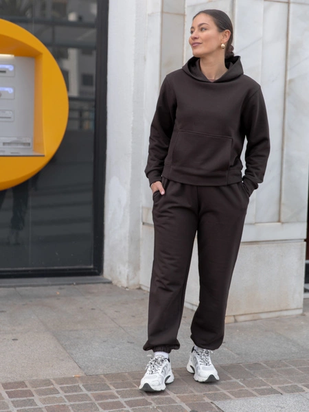 Dresowy bawełniany KOMPLET bluza z kapturem kangurka i spodnie czekoladowy X550