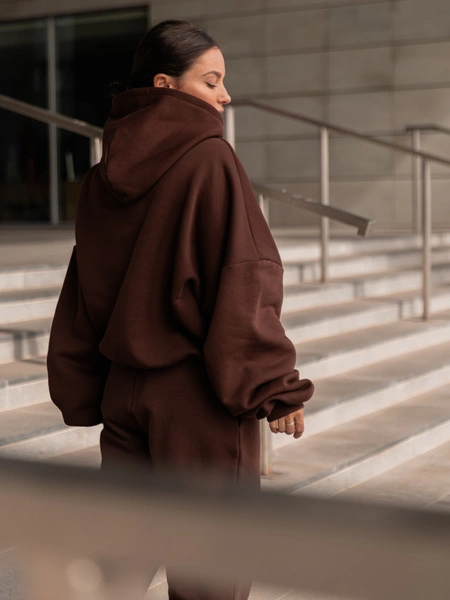 Viralowa Bawełniana BLUZA z drapanego dresu z kapturem na stójce z kieszeniami kangurka brązowa E1