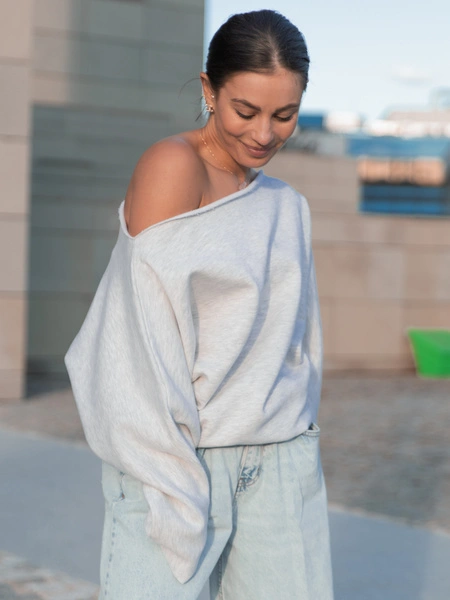 Dresowa bawełniana BLUZA opuszczana na ramiona oversize szeroka szary melanż X413 k01