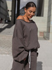Dresowa bawełniana BLUZA opuszczana na ramiona oversize szeroka dark mokka X400
