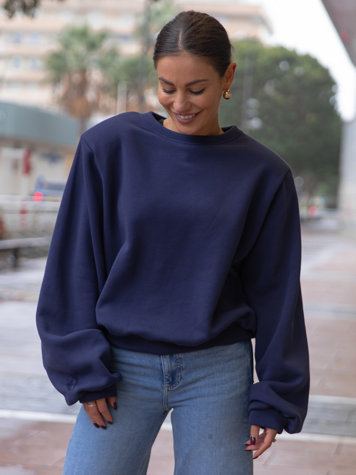 Oversizowa bawełniana BLUZA z drapanego dresu z poduszkami na ramionach navy blue X469