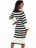 Swetrowa midi sukienka w pasy biało czarna k262