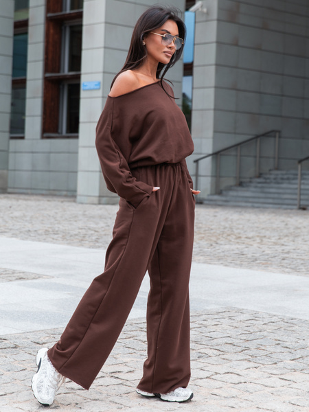 Dresowy bawełniany KOMBINEZON z długimi spodniami brązowy X414
