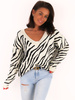 Oversizowy sweter z dekoltem V zebra ecru k249