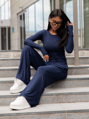Wiskozowy KOMPLET dopasowana bluzka z długim rękawem i luźne spodnie navy blue E351
