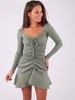 MARSZCZONA SUKIENKA FALBANKA Z PRĄŻKA khaki B197 k01