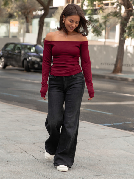 Dopasowana BLUZKA opuszczana na ramiona bordowy X457