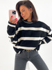 Oversizowy sweter w nieregularne pasy czarny TK196