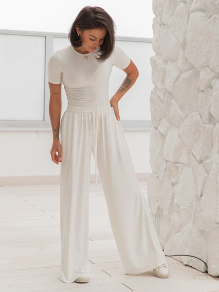 Szerokie SPODNIE z wiskozy ze średnim stanem z gumką w pasie ecru X202 k01