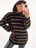 Dłuższy sweter tunika w nieregularne pasy czarny 13398