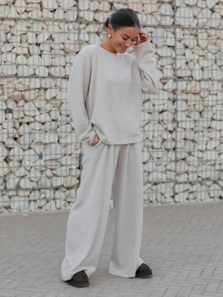 KOMPLET z dzianiny swetrowej oversizowa bluzka i szerokie spodnie beżowy X453