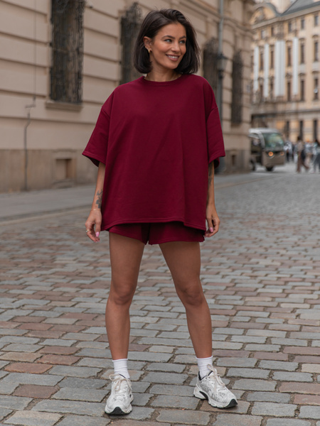Dresowy bawełniany KOMPLET długi oversizowy t-shirt i krótkie spodenki bordowy X134