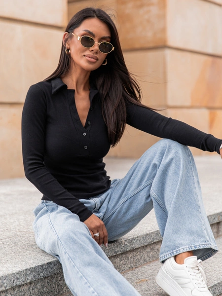 Bawełniana BLUZKA z prążkowanej dzianiny z kołnierzykiem zapinana na guziki czarna X306