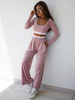 KOMPLET welurowy dopasowana krótka bluzka i luźne spodnie z szerokimi nogawkami brudny róż D302 k01