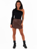 Spódnico szorty z rozcięciami z elastycznej eko skóry brązowa c375 k01