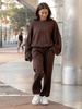 Codzienny KOMPLET dres ze swetrowej dzianiny oversizowa bluza i luźne spodnie ze ściągaczami brązowy X452 k01