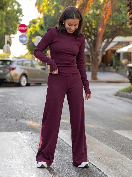 Bawełniana BLUZKA z półgolfem z poduszkami na ramionach z dzianiny prążkowanej śliwkowa X461