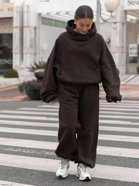 Oversizowy KOMPLET z drapanego bawełnianego dresu bluza z kapturem na stójce kangurka i spodnie szerokie dark chocolate  E1 + E643
