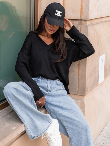 Luźny codzienny SWETER o klasycznym splocie z dekoltem w serek czarny X301