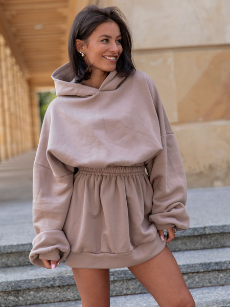 Dresowa bawełniana oversizowa SUKIENKA BLUZA kangurka z kapturem z gumką w pasie mokka X314 k01