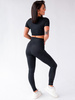 KOMPLET z lycry krótki top i legginsy czarny D146 k01