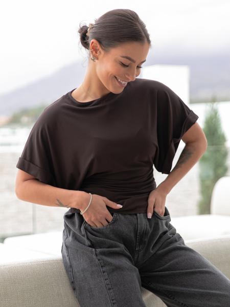 Wiskozowa BLUZKA kimono z marszczeniem po bokach z krótkim rękawem czekoladowa X501