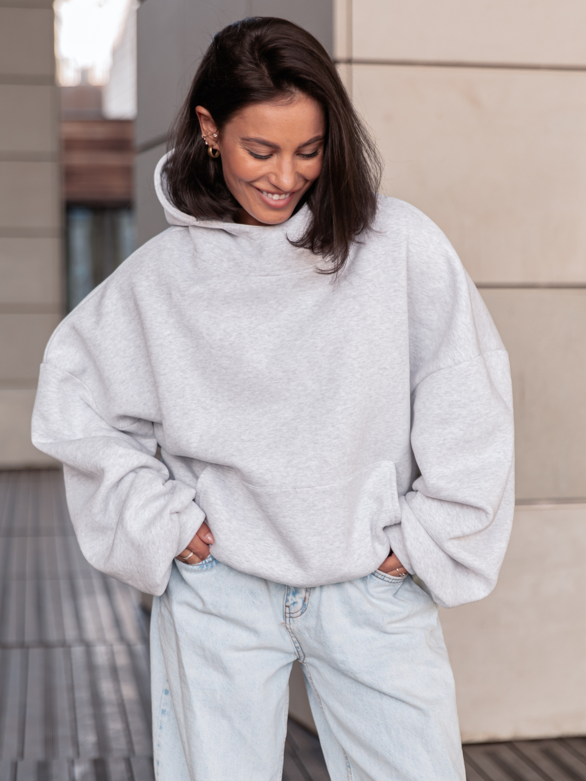 Viralowa Bawełniana BLUZA z drapanego dresu z kapturem na stójce z kieszeniami kangurka szary melanż E1