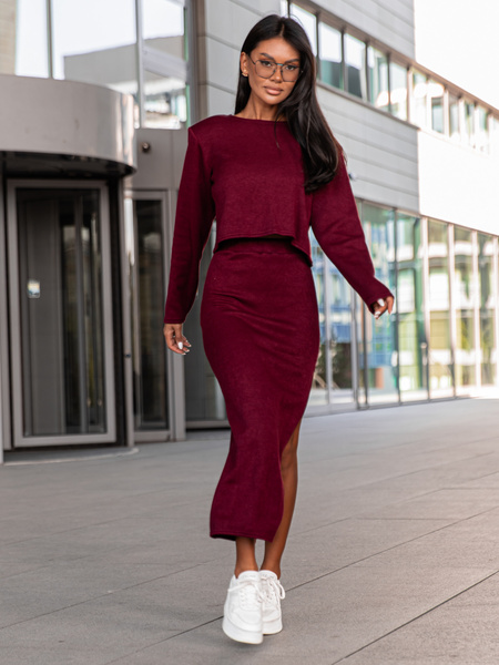 Swetrowy KOMPLET luźna bluzka z poduszkami i spódnica długość maxi z rozporkiem bordowy X352