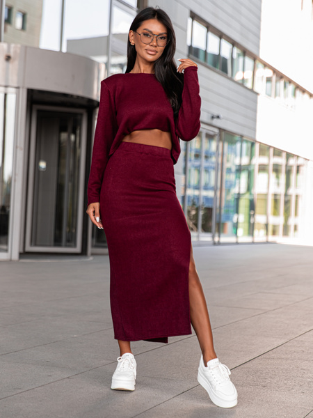 Swetrowy KOMPLET luźna bluzka z poduszkami i spódnica długość maxi z rozporkiem bordowy X352