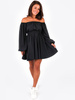 ROZKLOSZOWANA SUKIENKA OPUSZCZANA NA RAMIONA czarna B170 k01