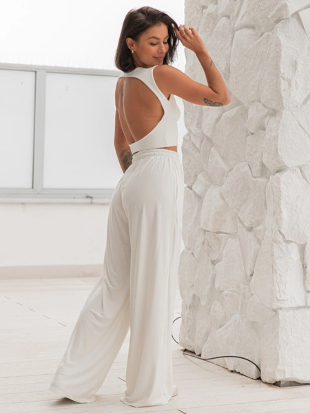 Wiscozowa dopasowana BLUZKA z sexy wycięciem na plecach ecru X205 k01