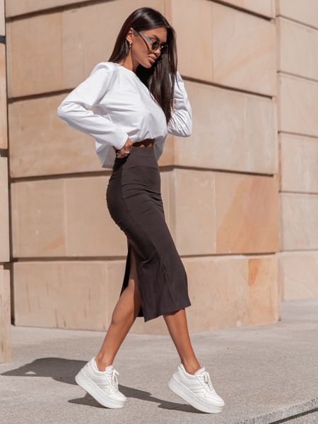 Obcisła midi SPÓDNICA z efektem push up z gładkiej dzianiny czekoladowa X310