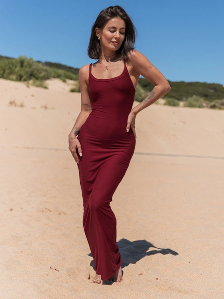 Wiskozowa SUKIENKA maxi na ramiączkach z gołymi plecami bordowa X130 k01