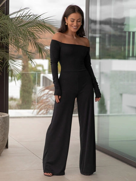 Elegancki KOMBINEZON opuszczany na ramiona z szerokimi spodniami czarny X454 k01