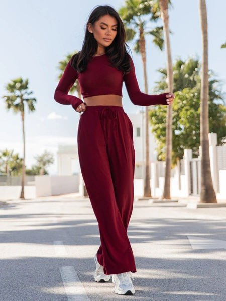 Dopasowana BLUZKA krótki top basicowy z wiskozy z długim rękawem bordowa X21 k01