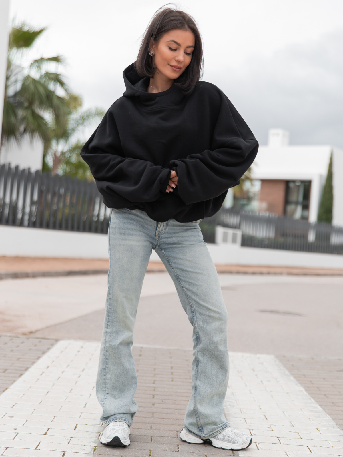 Viralowa Oversizowa BLUZA z kapturem bluzowana kangurka z bawełnianej dresówki czarna X2 k01