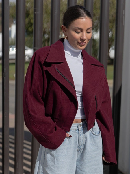 Oversizowa krótka KURTKA o szerokim kroju ramoneska bordowa X468 k01