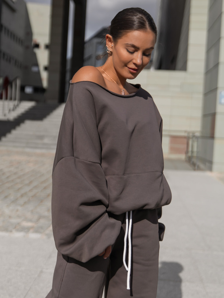 Dresowa bawełniana BLUZA opuszczana na ramiona oversize szeroka dark mokka X400