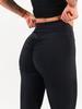 Elastyczne legginsy z efektem push up czarne D147 k01