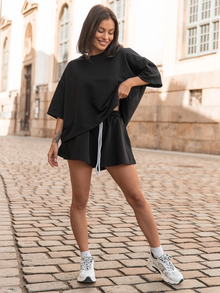 Dresowy bawełniany KOMPLET krótki oversizowy t-shirt i krótkie spodenki czarny X156