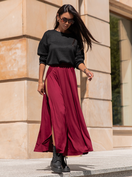 Rozkloszowana maxi SPÓDNICA z rozporkami po bokach bordowa X311