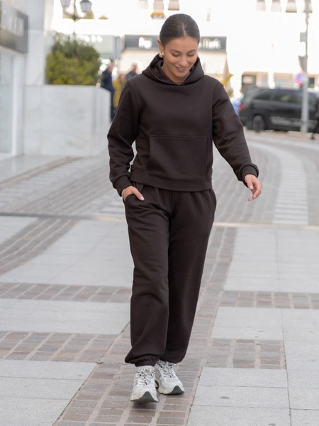 Dresowy bawełniany KOMPLET bluza z kapturem kangurka i spodnie czekoladowy X550