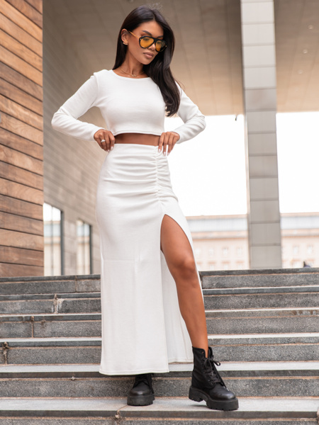 Swetrowy KOMPLET dopasowana bluzka i drapowana spódnica maxi ecru X358