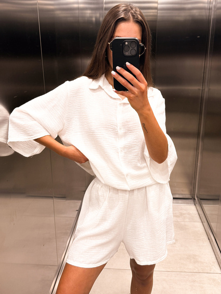 Codzienny letni KOMPLET z materiału ala len długa koszula i krótkie spodenki biały E307 k01