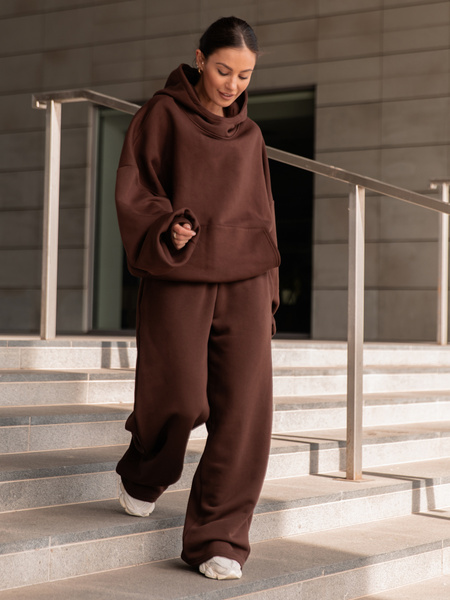 Viralowa Bawełniana BLUZA z drapanego dresu z kapturem na stójce z kieszeniami kangurka brązowa E1